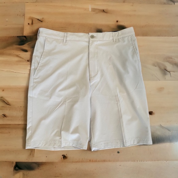 IZOD Golf Flat Front Tan Khaki Shorts 36 Classic Fit - Picture 1 of 10